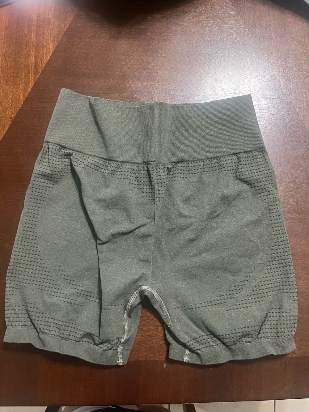 Gymshark Olive Green Seamless High-Waist Bike Shorts - Picture 2 of 4